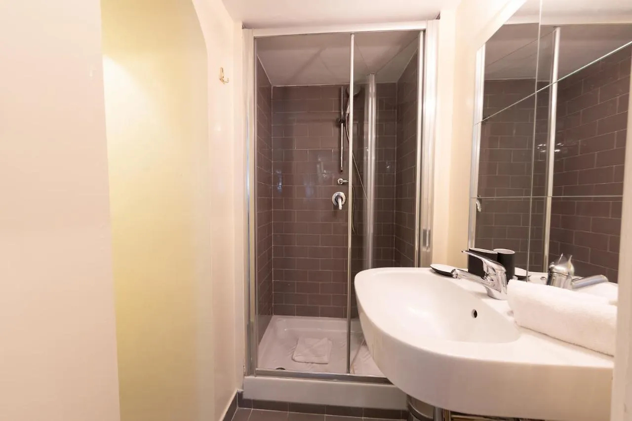 The Best Rent - Piazza Di Firenze Apartment Roma Italia
